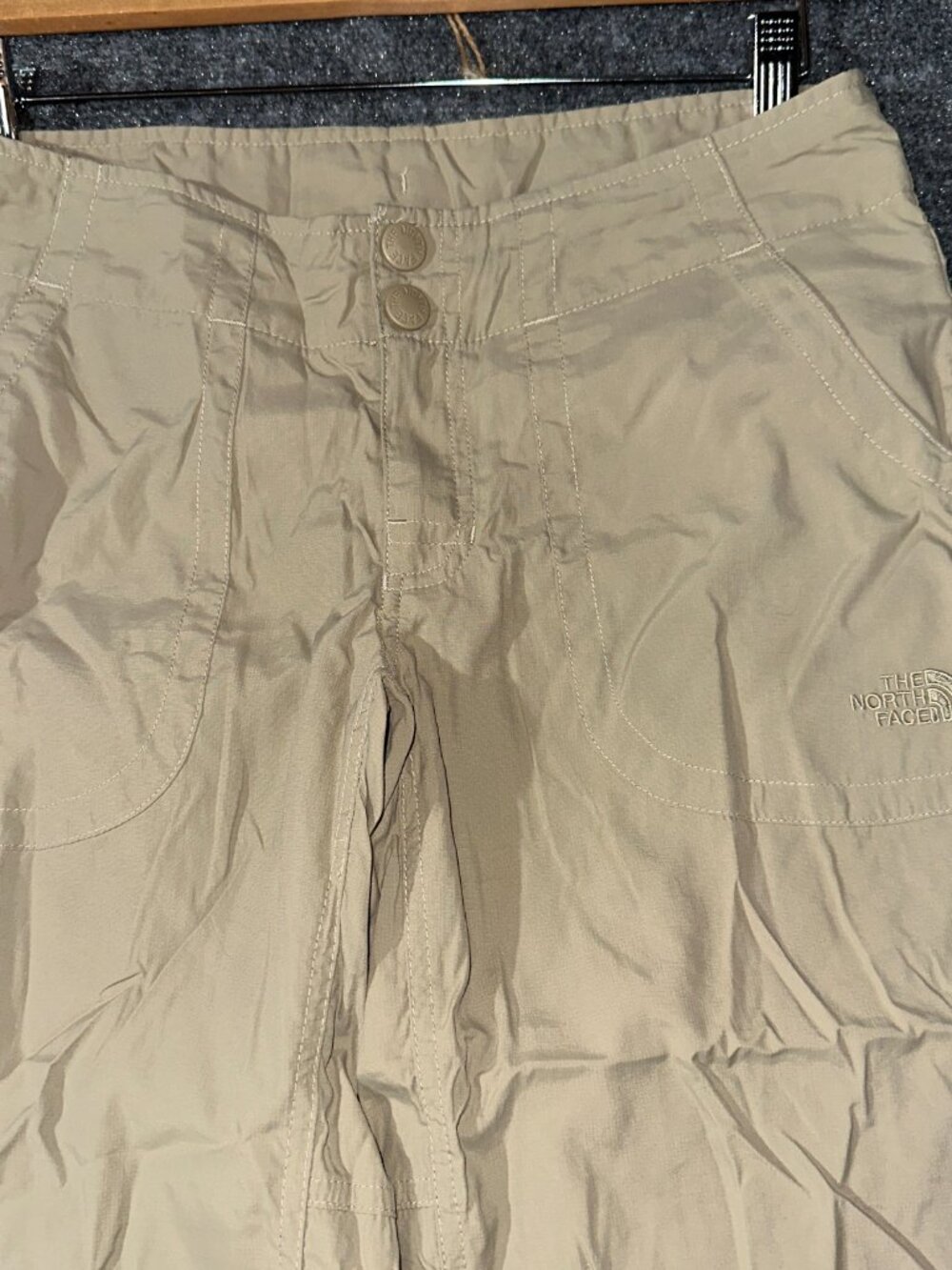 The North Face Pants Womens 6 Crop Cargo Tan Nylon Pockets Split Hem Hike - Picture 3 of 9